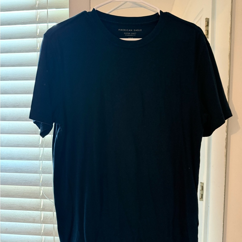 American Eagle Outfitters Men's Dark Blue T-Shirt